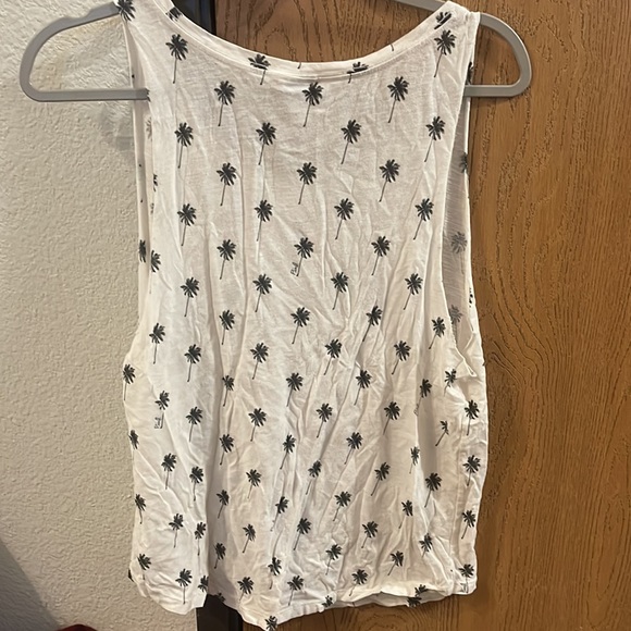 Palm tree tank - Picture 2 of 2